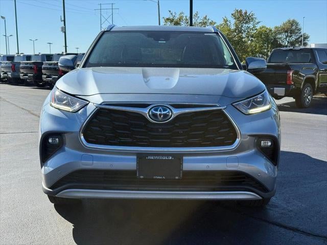 2021 Toyota Highlander Hybrid Platinum
