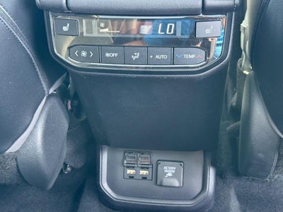 2020 Toyota Highlander Hybrid Platinum