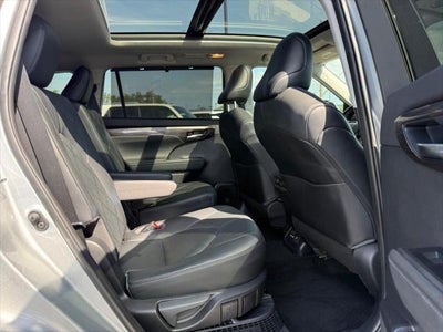 2020 Toyota Highlander Hybrid Platinum