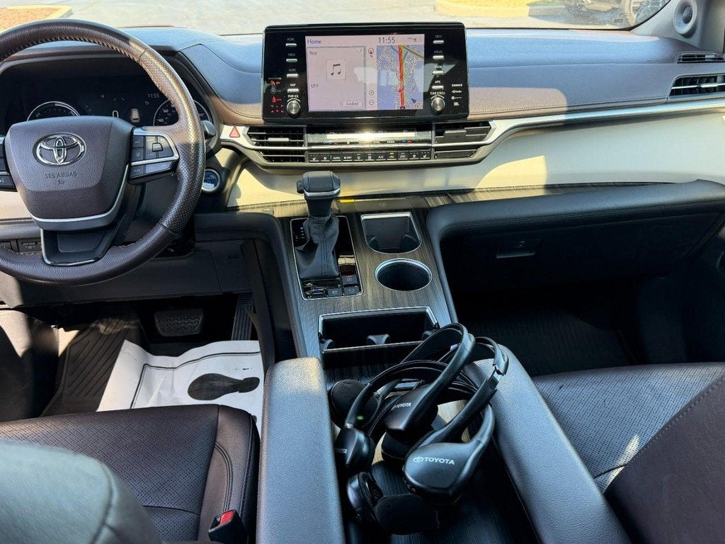 2021 Toyota Sienna Platinum 7 Passenger