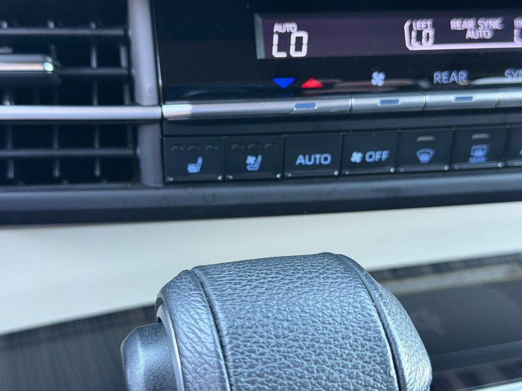 2021 Toyota Sienna Platinum 7 Passenger