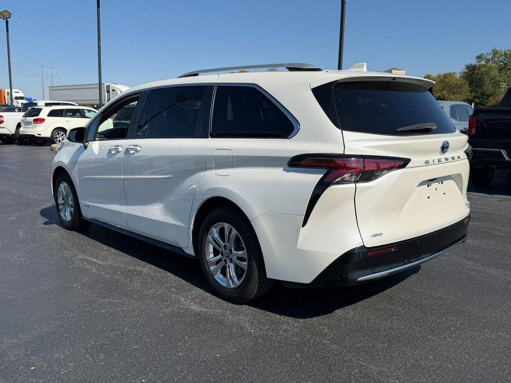 2021 Toyota Sienna Platinum 7 Passenger
