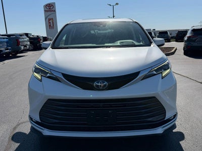 2021 Toyota Sienna Platinum 7 Passenger