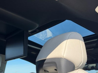 2025 Toyota Sienna Platinum 7 Passenger