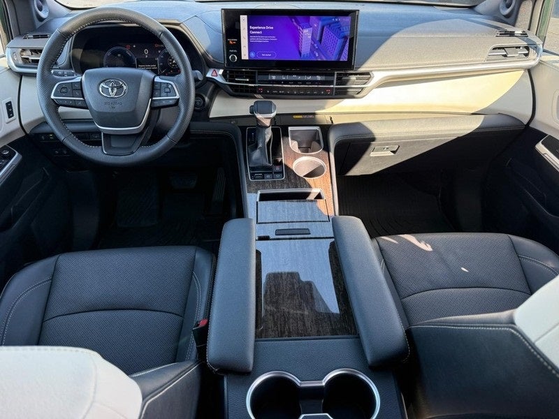 2025 Toyota Sienna Platinum 7 Passenger