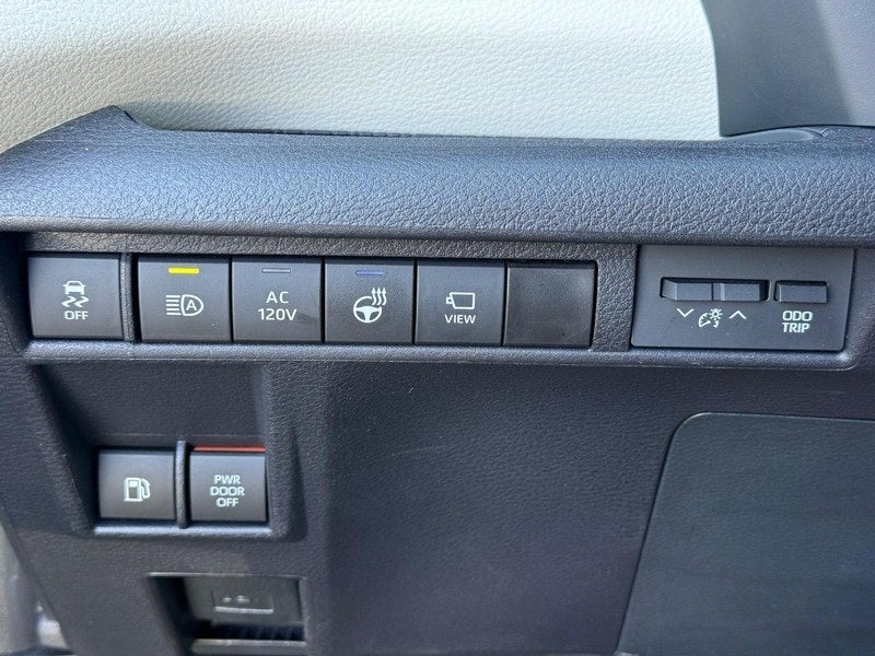 2025 Toyota Sienna Platinum 7 Passenger