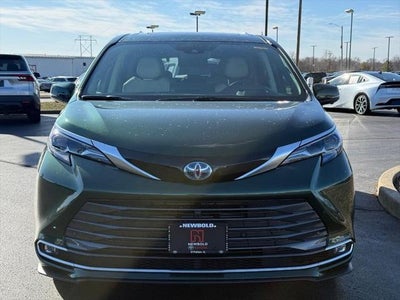 2025 Toyota Sienna Platinum 7 Passenger