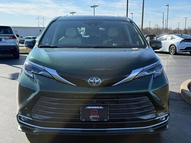 2025 Toyota Sienna Platinum 7 Passenger