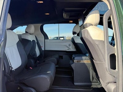 2025 Toyota Sienna Platinum 7 Passenger