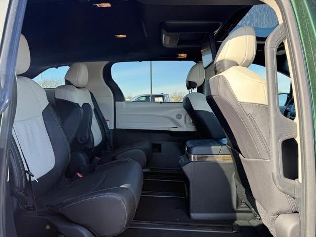 2025 Toyota Sienna Platinum 7 Passenger