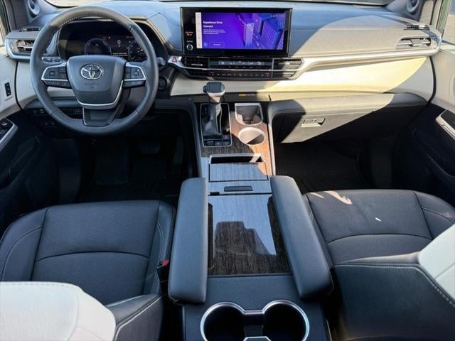 2025 Toyota Sienna Platinum 7 Passenger