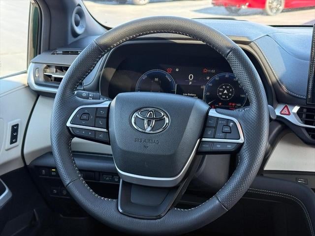 2025 Toyota Sienna Platinum 7 Passenger