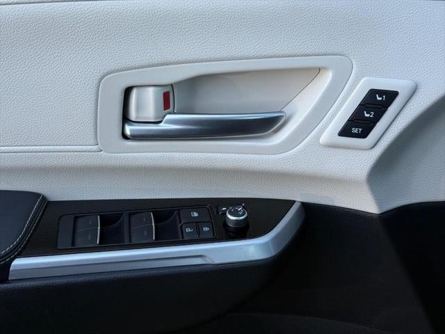 2025 Toyota Sienna Platinum 7 Passenger
