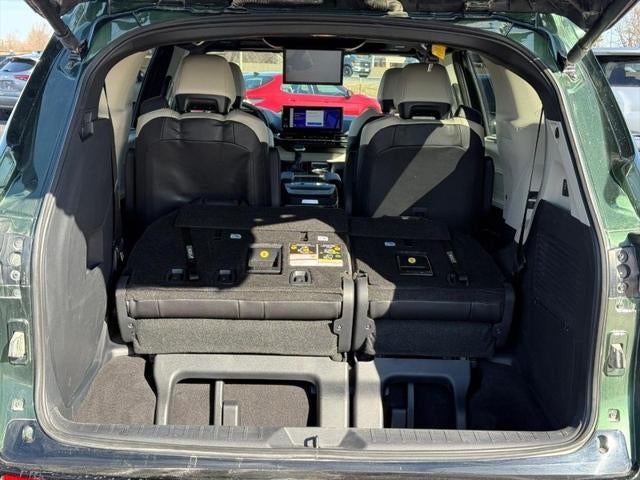 2025 Toyota Sienna Platinum 7 Passenger