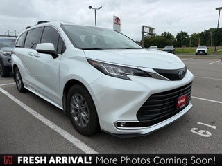 2022 Toyota Sienna XLE 8 Passenger