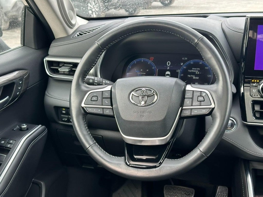 2023 Toyota Highlander Platinum