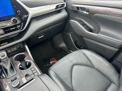 2023 Toyota Highlander Platinum