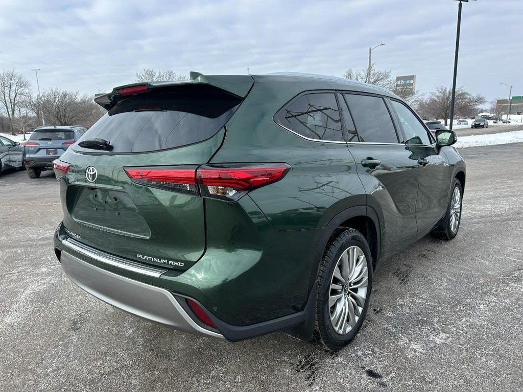 2023 Toyota Highlander Platinum