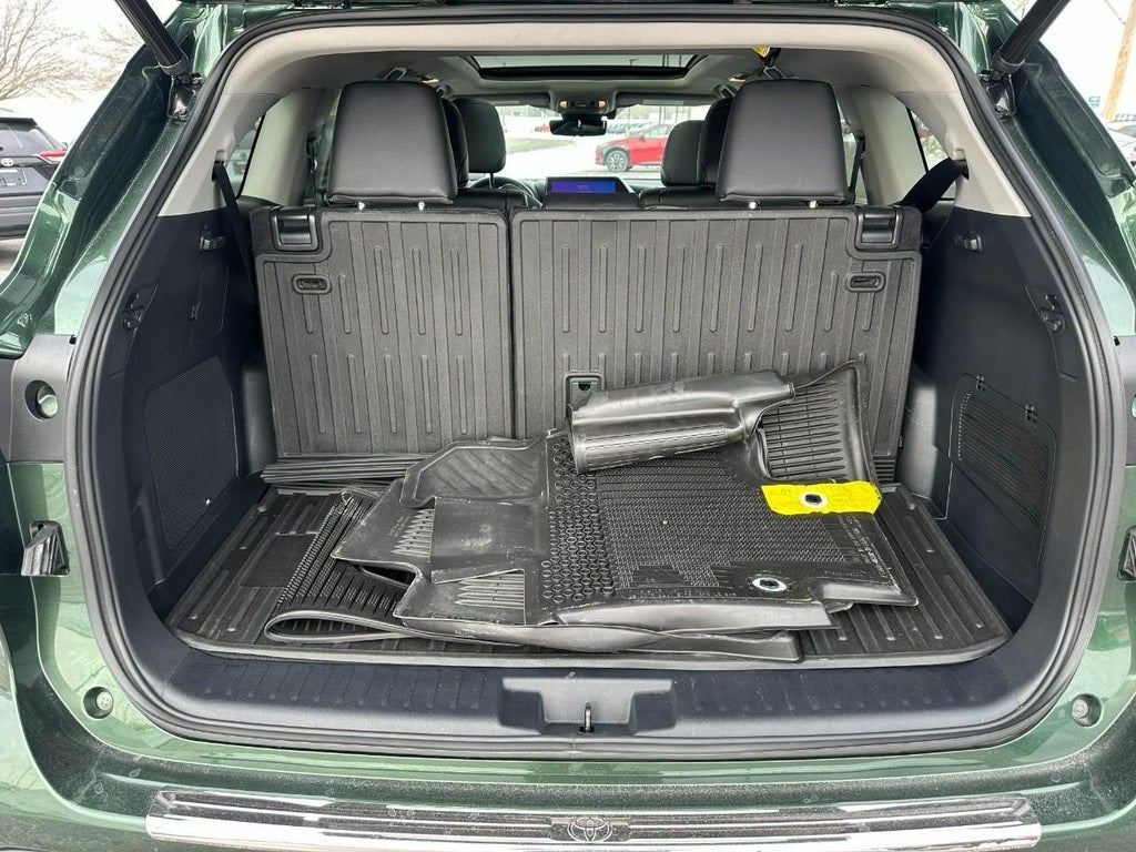 2023 Toyota Highlander Platinum