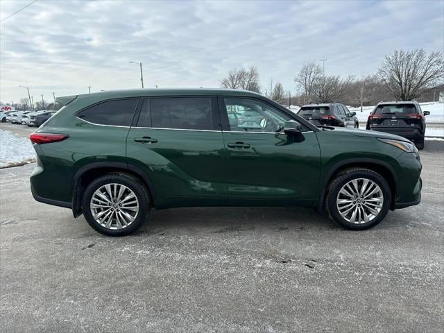 2023 Toyota Highlander Platinum