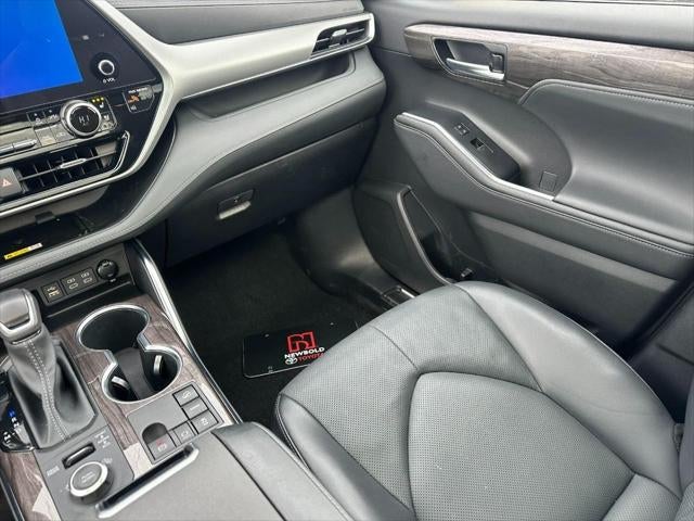 2023 Toyota Highlander Platinum