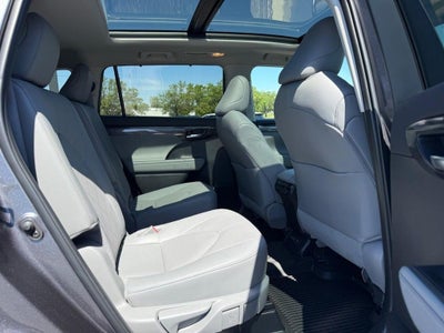 2024 Toyota Highlander Platinum