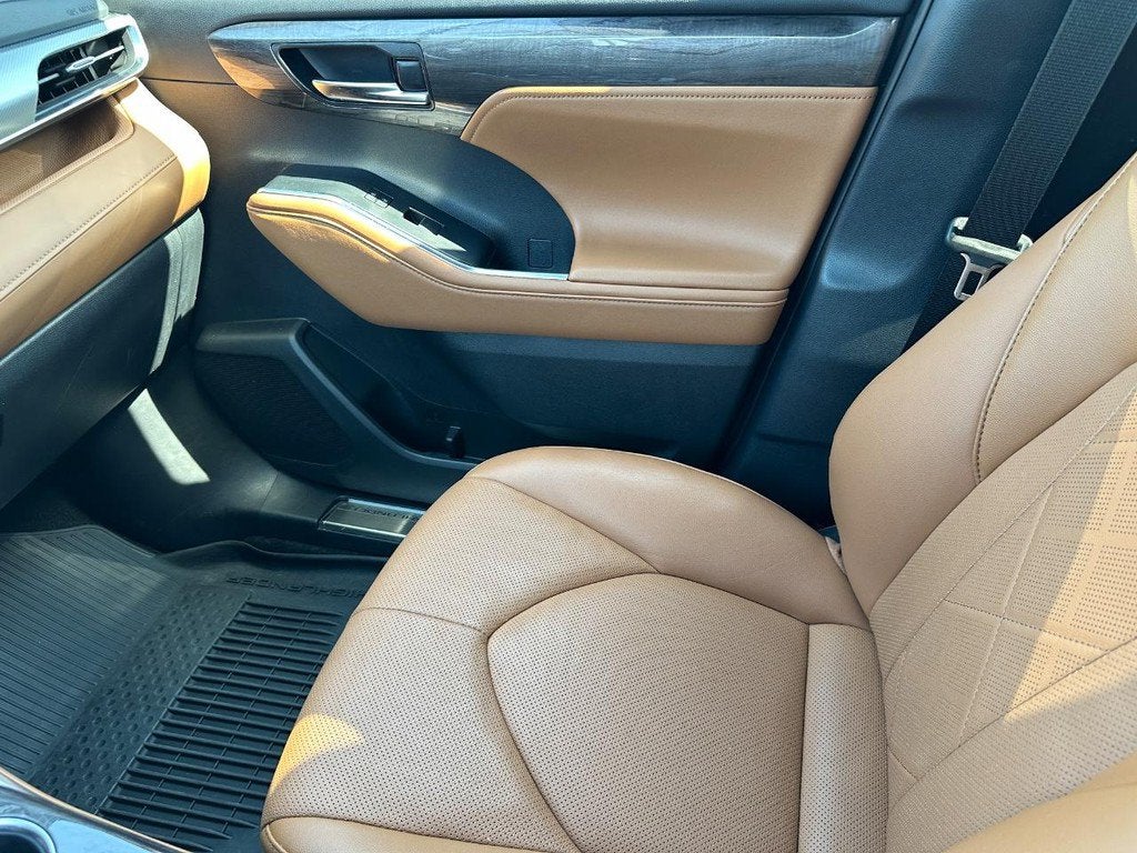 2024 Toyota Highlander Platinum