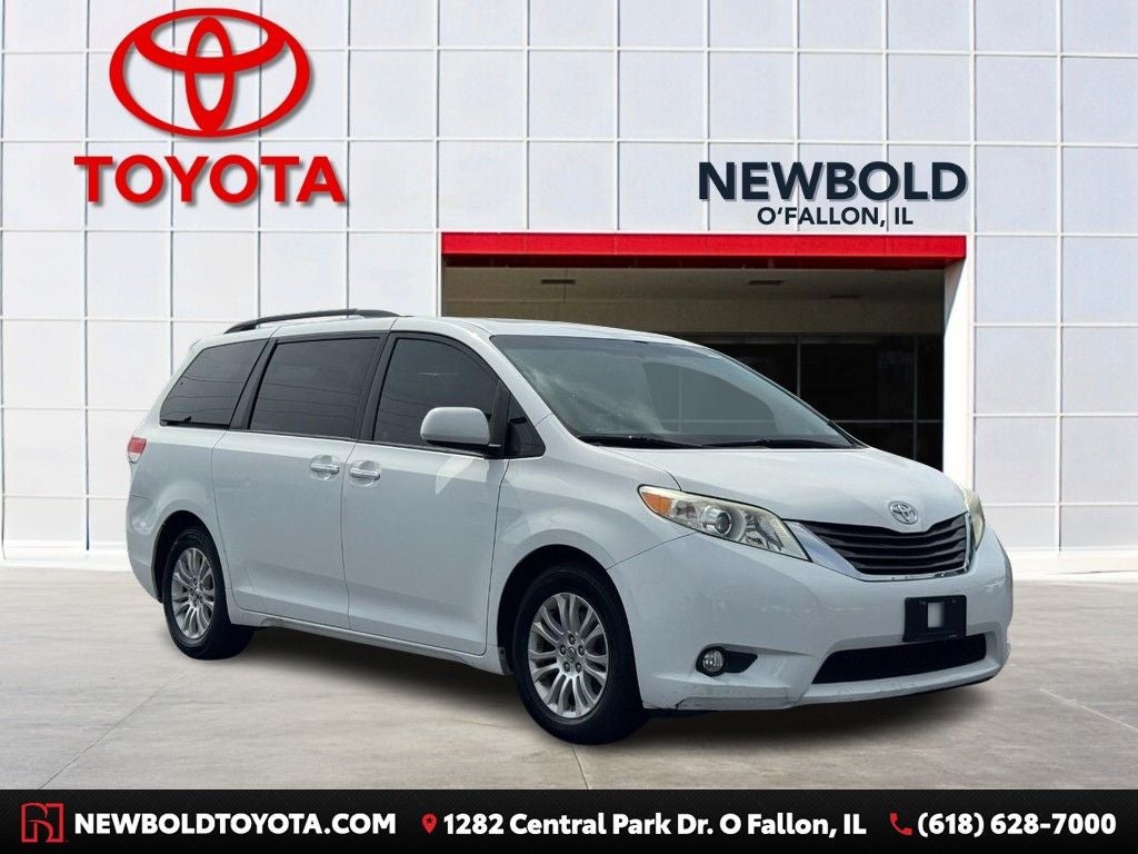 2012 Toyota Sienna XLE 8 Passenger