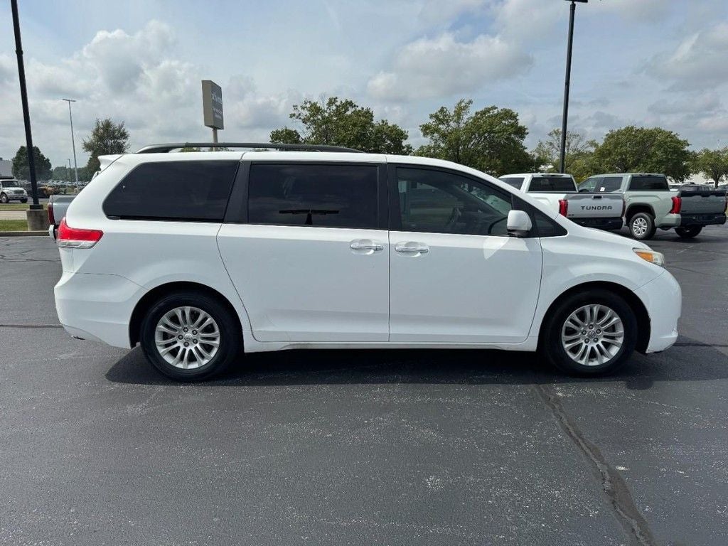 2012 Toyota Sienna XLE 8 Passenger