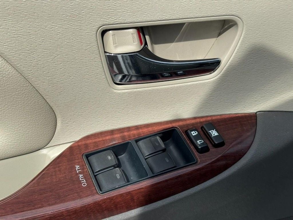 2012 Toyota Sienna XLE 8 Passenger