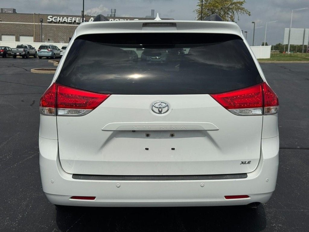 2012 Toyota Sienna XLE 8 Passenger