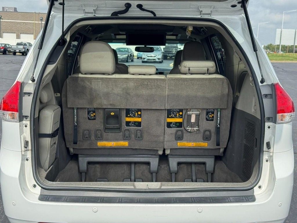 2012 Toyota Sienna XLE 8 Passenger