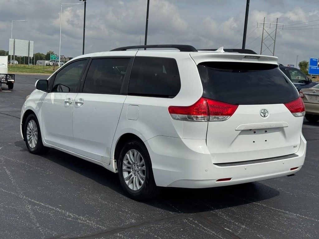 2012 Toyota Sienna XLE 8 Passenger