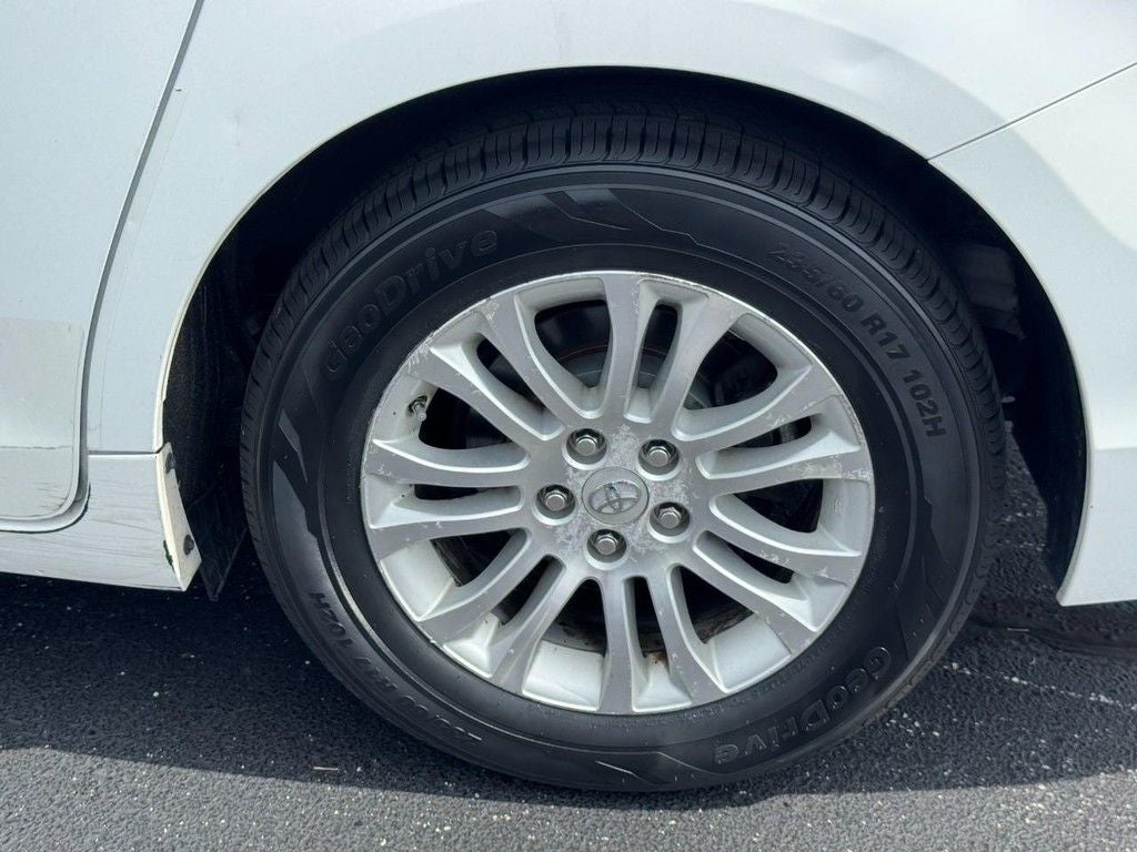 2012 Toyota Sienna XLE 8 Passenger