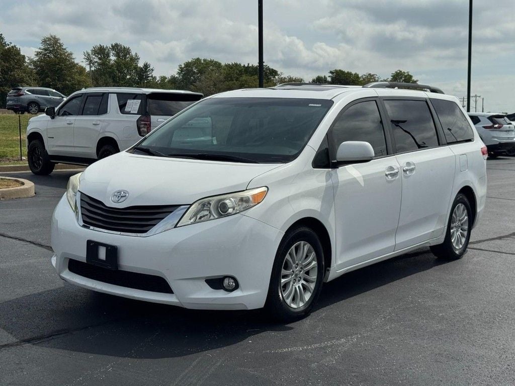 2012 Toyota Sienna XLE 8 Passenger