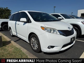 2012 Toyota Sienna XLE 8 Passenger