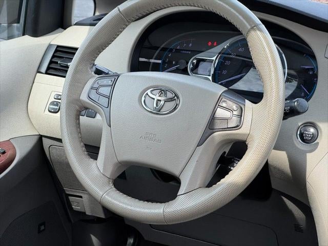 2012 Toyota Sienna XLE 8 Passenger