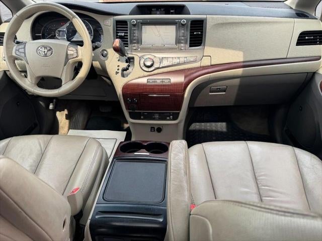 2012 Toyota Sienna XLE 8 Passenger