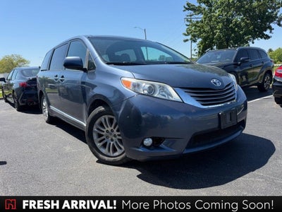 2016 Toyota Sienna XLE 8 Passenger
