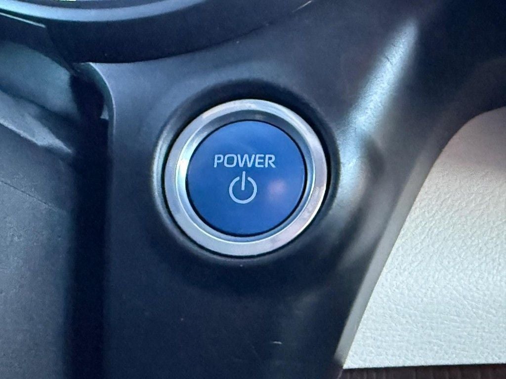 2022 Toyota Sienna XLE 8 Passenger