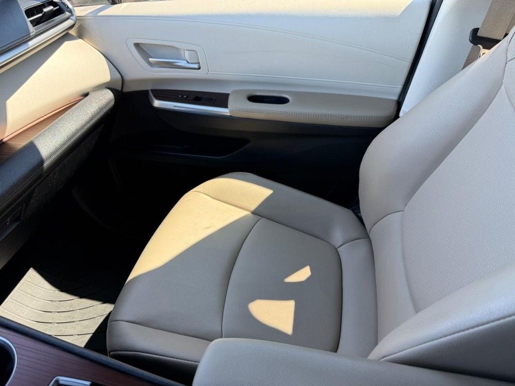 2022 Toyota Sienna XLE 8 Passenger