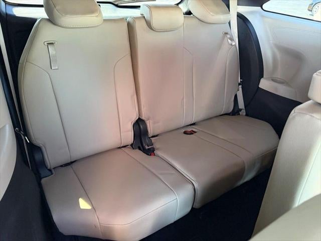 2022 Toyota Sienna XLE 8 Passenger