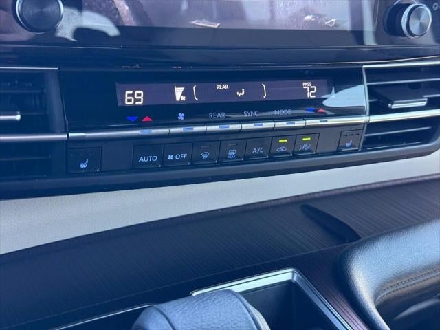 2022 Toyota Sienna XLE 8 Passenger