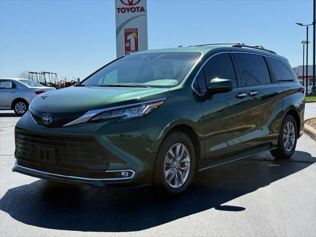 2022 Toyota Sienna XLE 8 Passenger