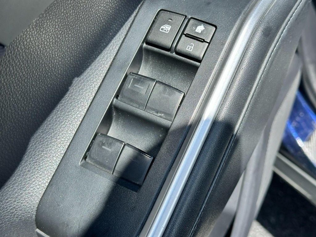 2023 Toyota Highlander Hybrid LE
