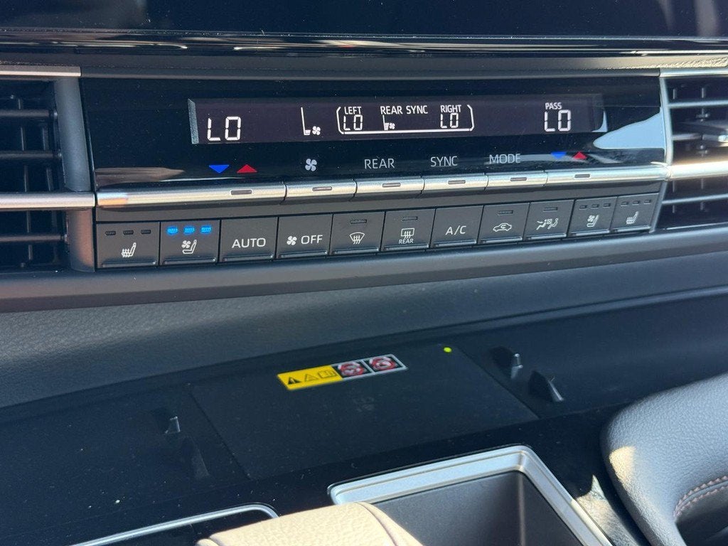 2025 Toyota Sienna Limited 7 Passenger