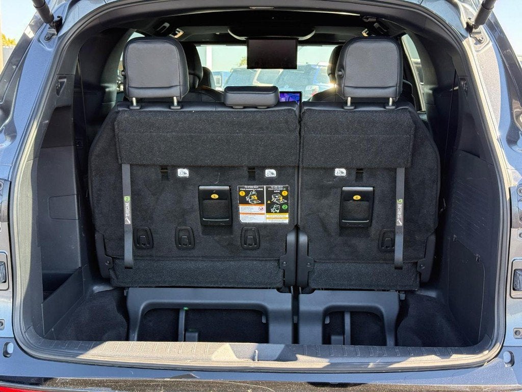 2025 Toyota Sienna Limited 7 Passenger