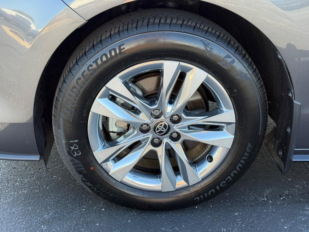 2025 Toyota Sienna Limited 7 Passenger