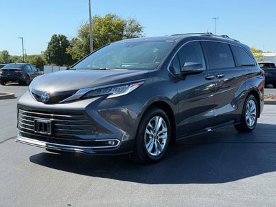 2025 Toyota Sienna Limited 7 Passenger