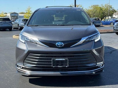 2025 Toyota Sienna Limited 7 Passenger